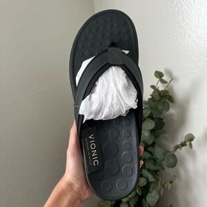 Vionic Men’s Tide Black Leather Sandals flip flops Size 10